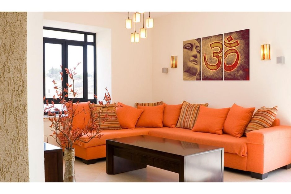 Оранжевый диван в интерьере