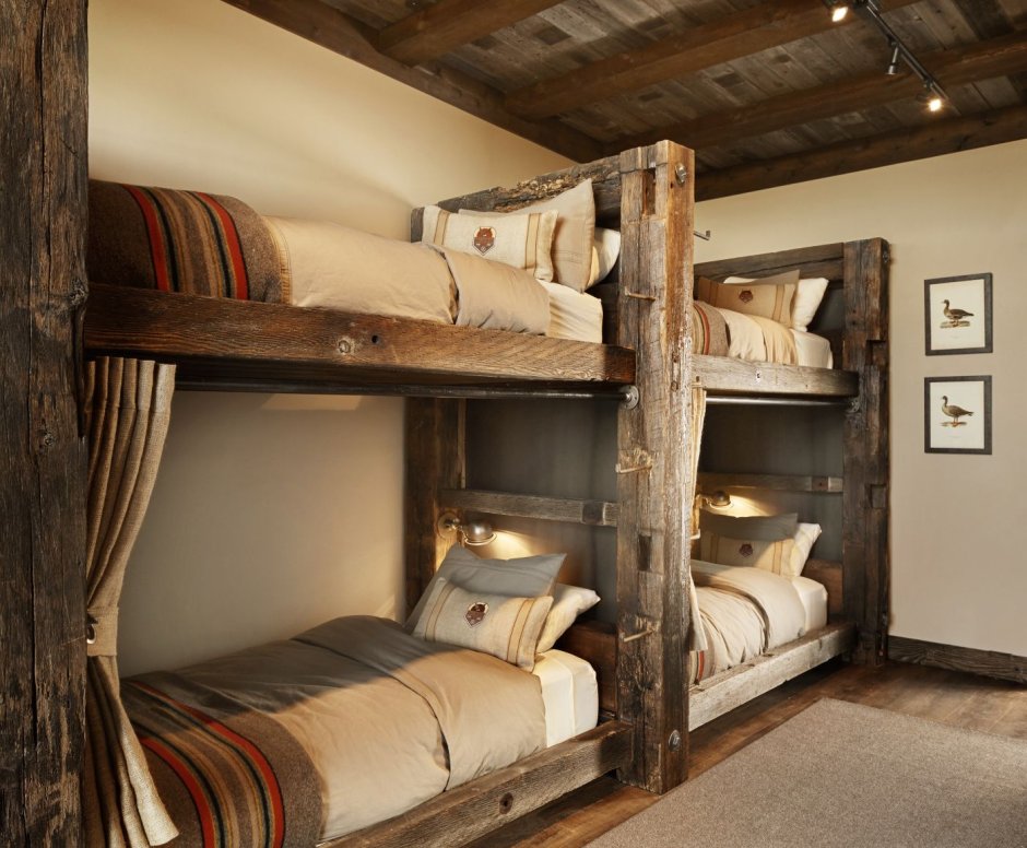 Детская комната с двухъярусной кроватью из дерева