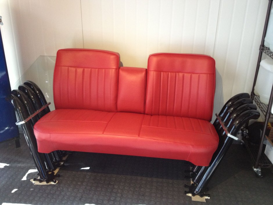 Мебель из автомобильных сидений