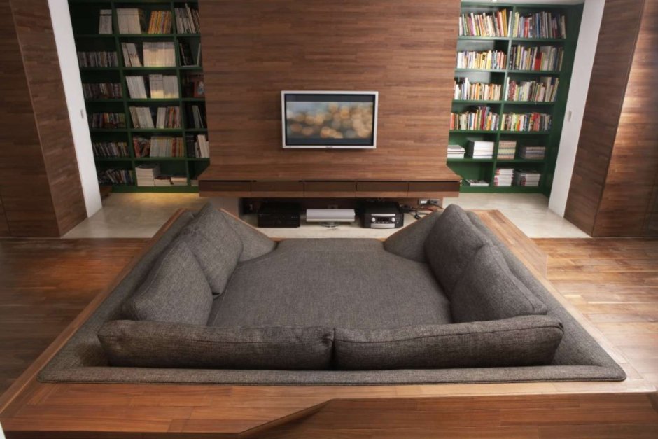 Барный диван с подиумом