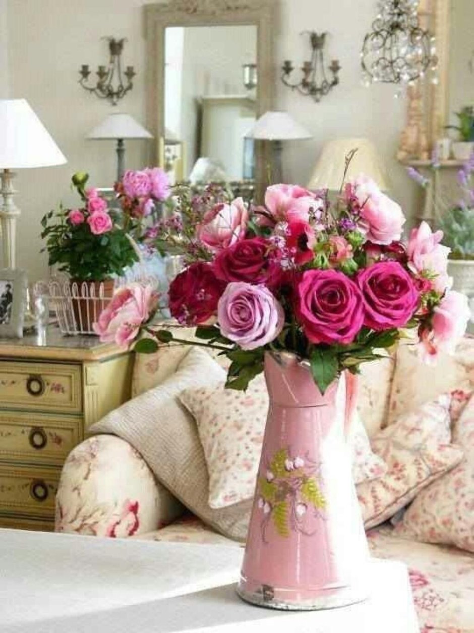 Красивые цветочки в вазе