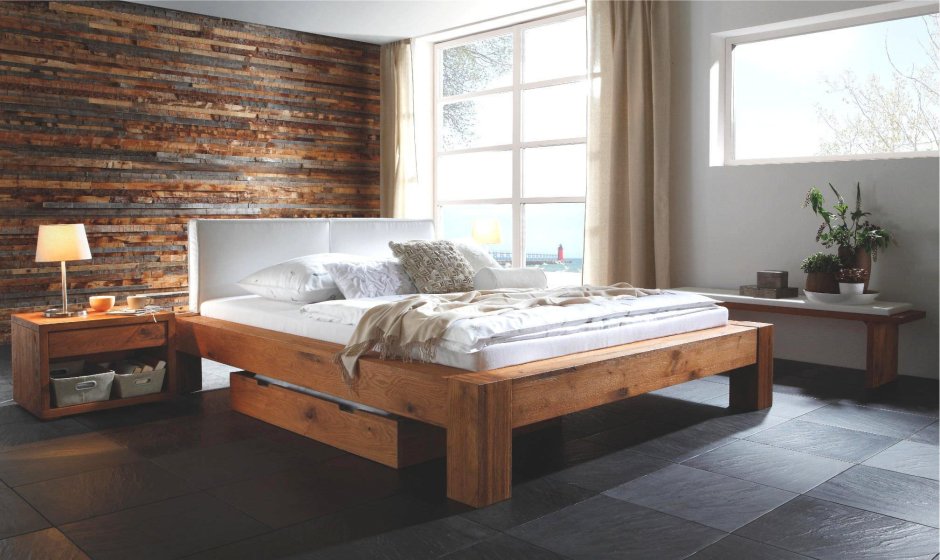 Современная деревянная кровать