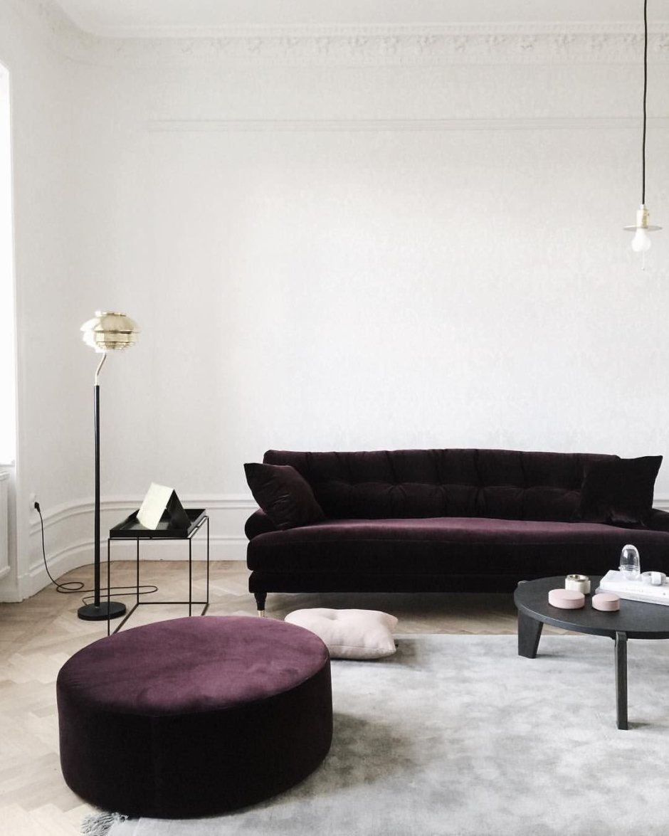 Терракотовый интерьеры квартир в современном стиле фиолетовый диван