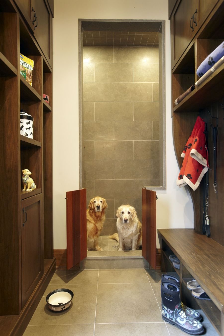 Место для собаки в коридоре