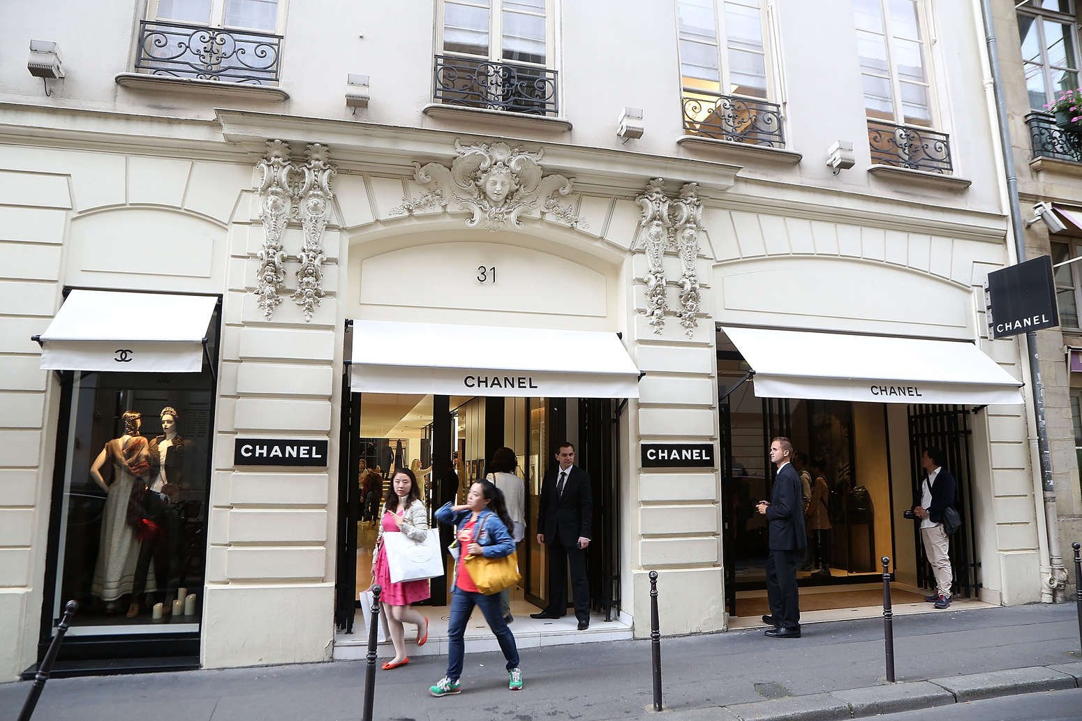 Магазин с одеждой в париже