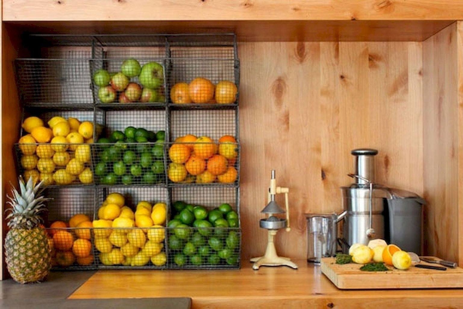 Хранение овощей доме. Полки для хранения овощей. Фрукты на кухне. Хранение овощей и фруктов на кухне. Органайзер для овощей и фруктов.