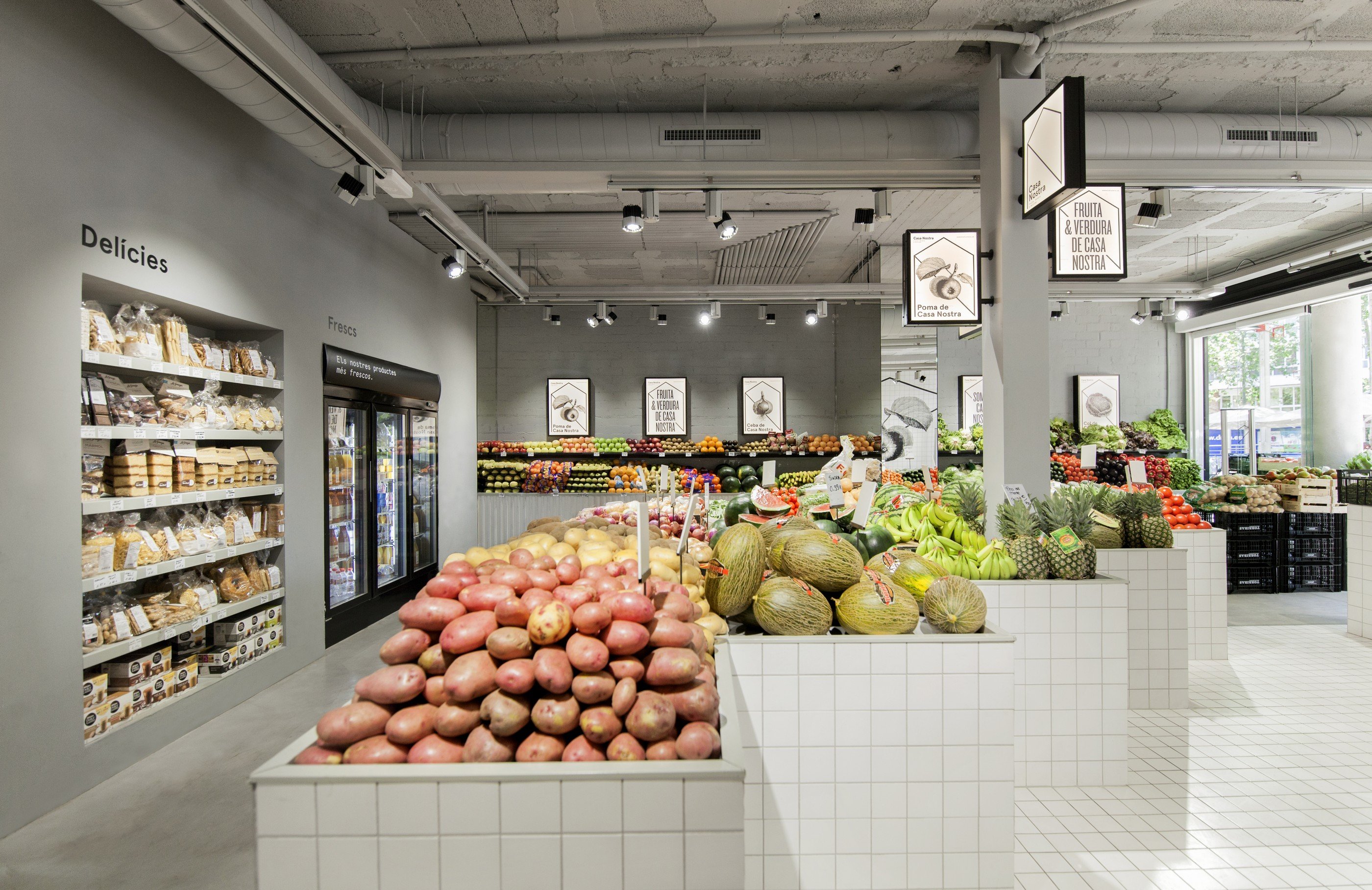 Bachelor vegetable store. Магазин овощей и фруктов. Интерьер магазина овощей и фруктов. Интерьер овощного магазина. Овощной магазин.