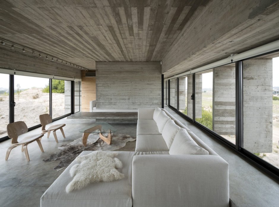 Минималистические интерьеры домов из бетона