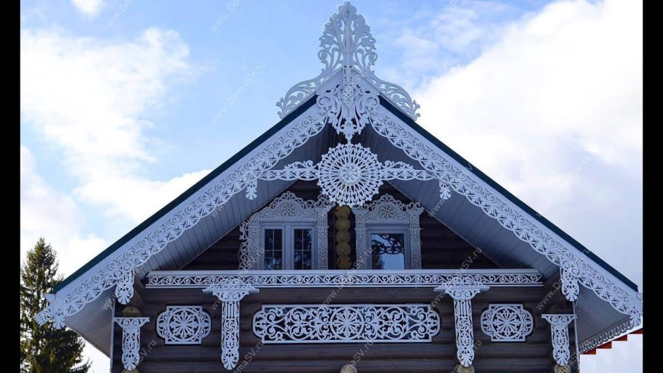 Декор фасада деревянного дома