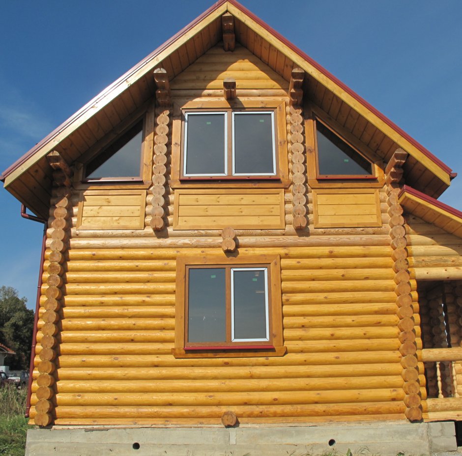 Резной фасад деревянного дома