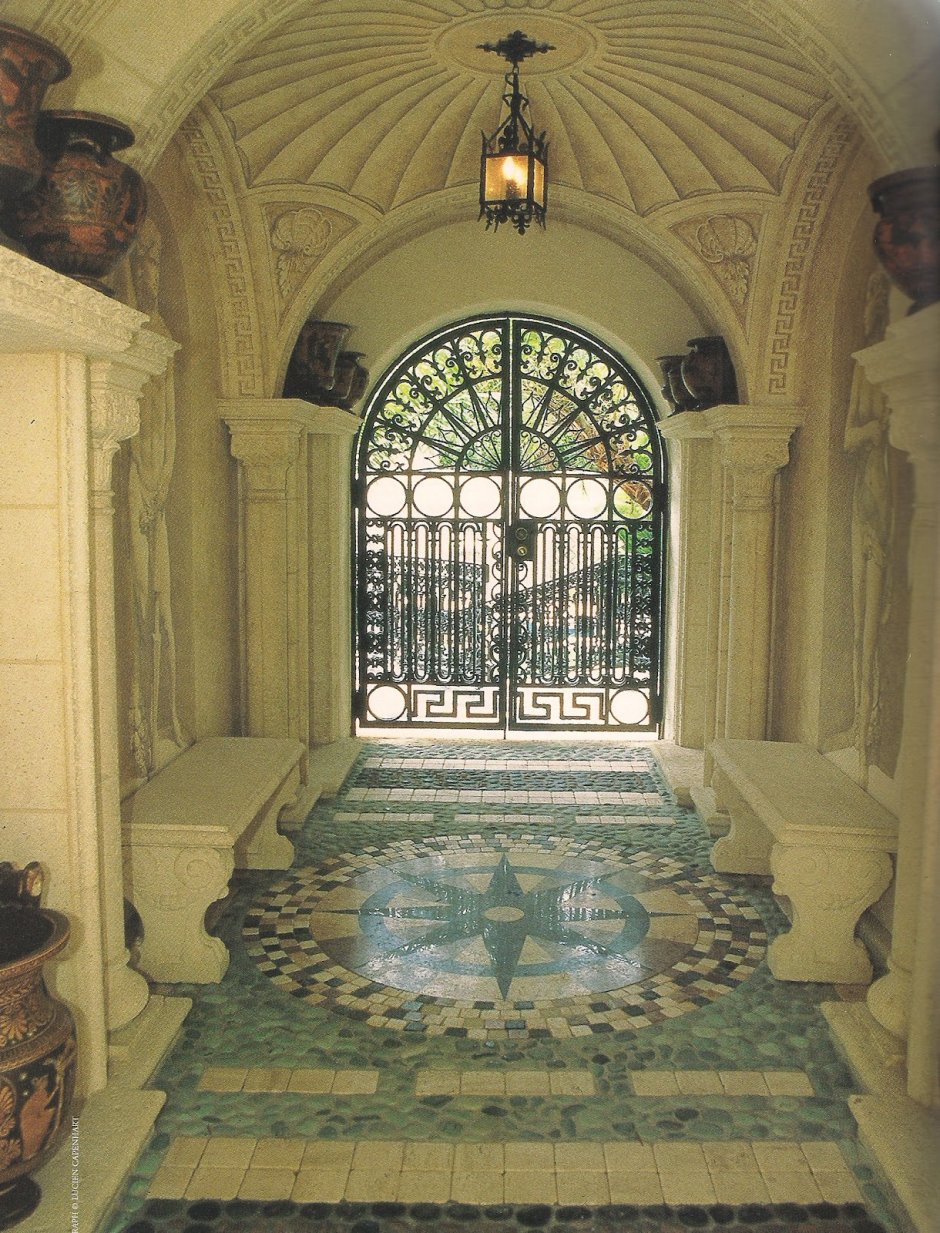 Дом Джанни Версаче лестница