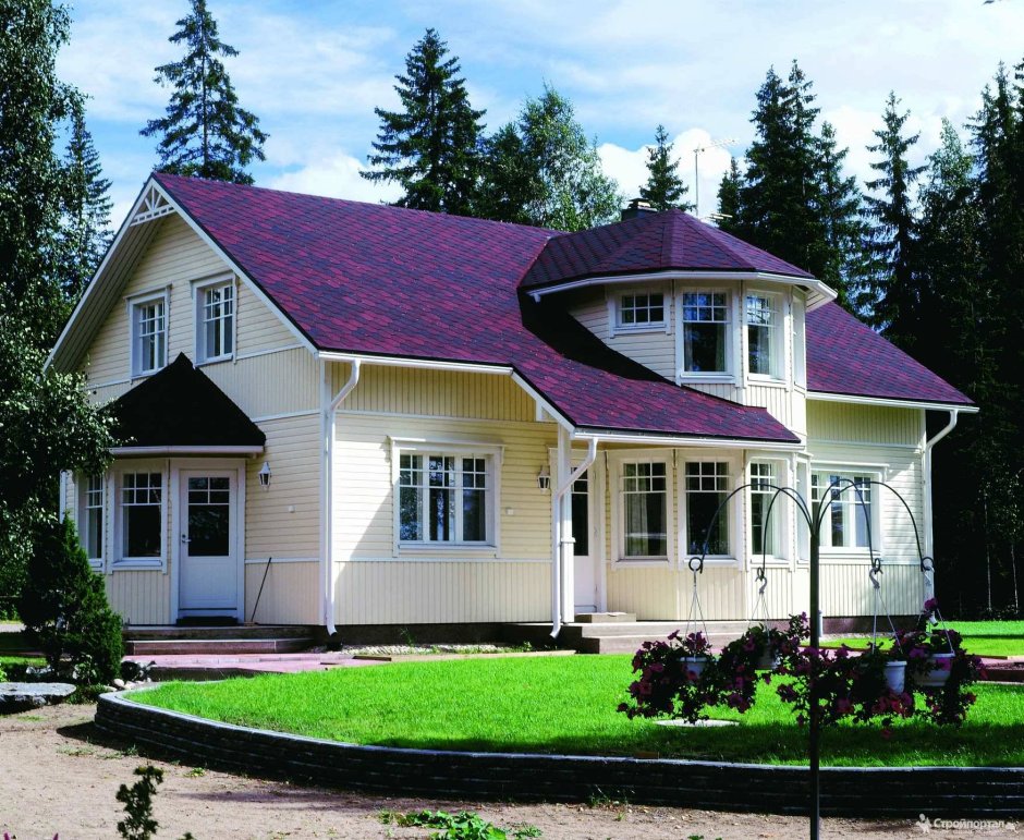 Дачный дом с красной крышей