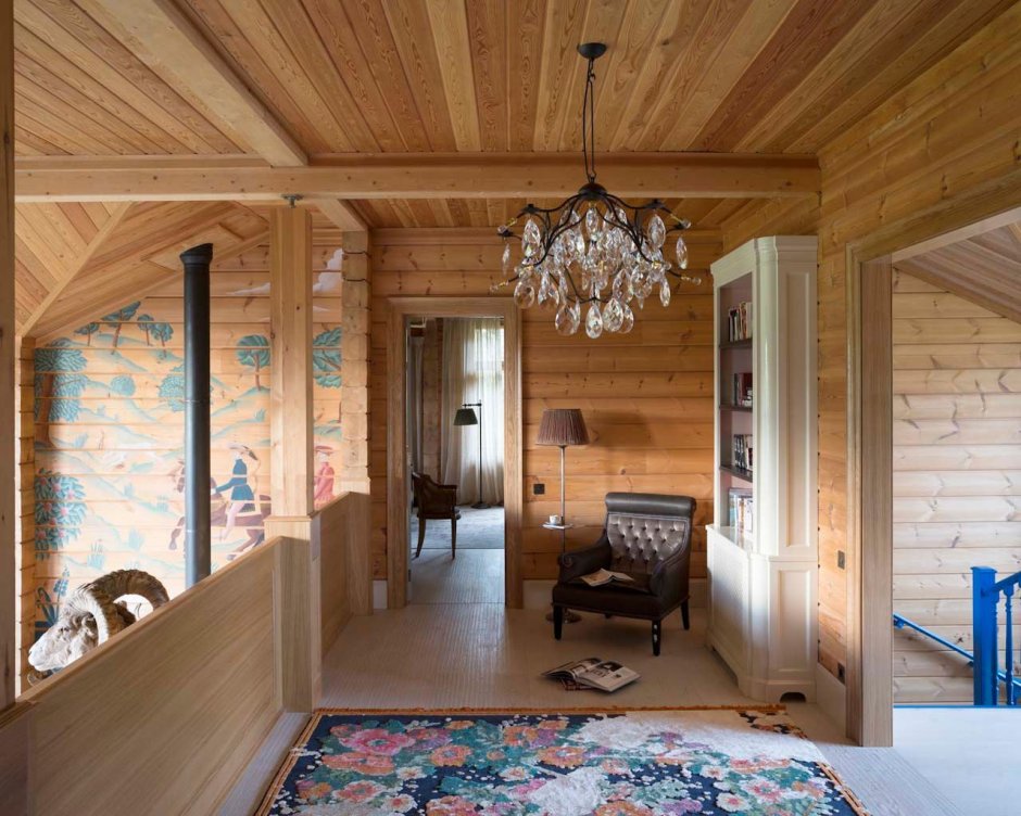 Интерьер деревянного дачного дома