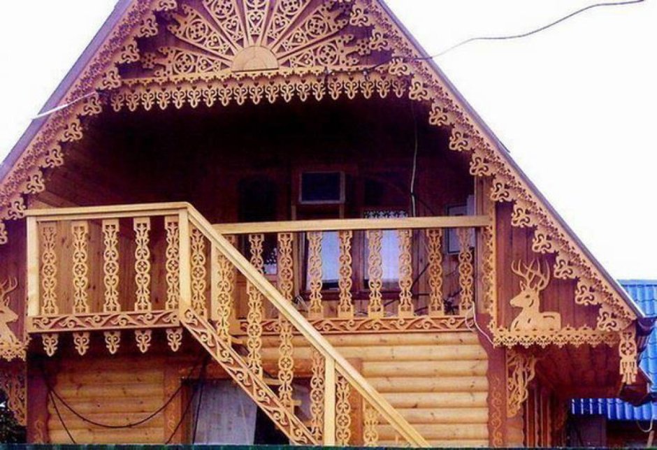 Резные фронтоны деревянных домов