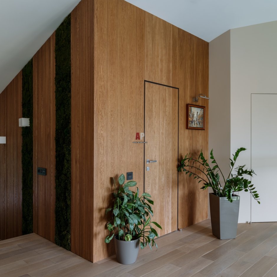 Деревянный панели для входной зоны в квартиру