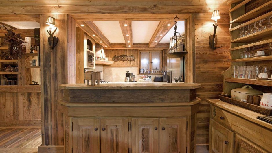 Кухня с деревянной барной стойкой