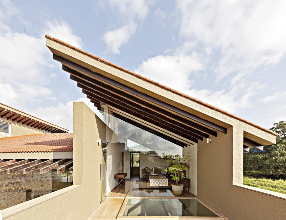 Интерьер дома с односкатной крышей