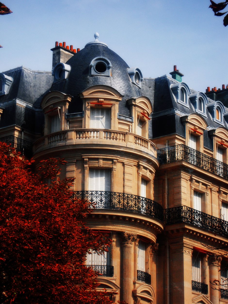 Французские мансардные окна Париж