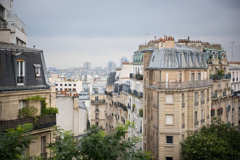 Кафе на крыше Парижа