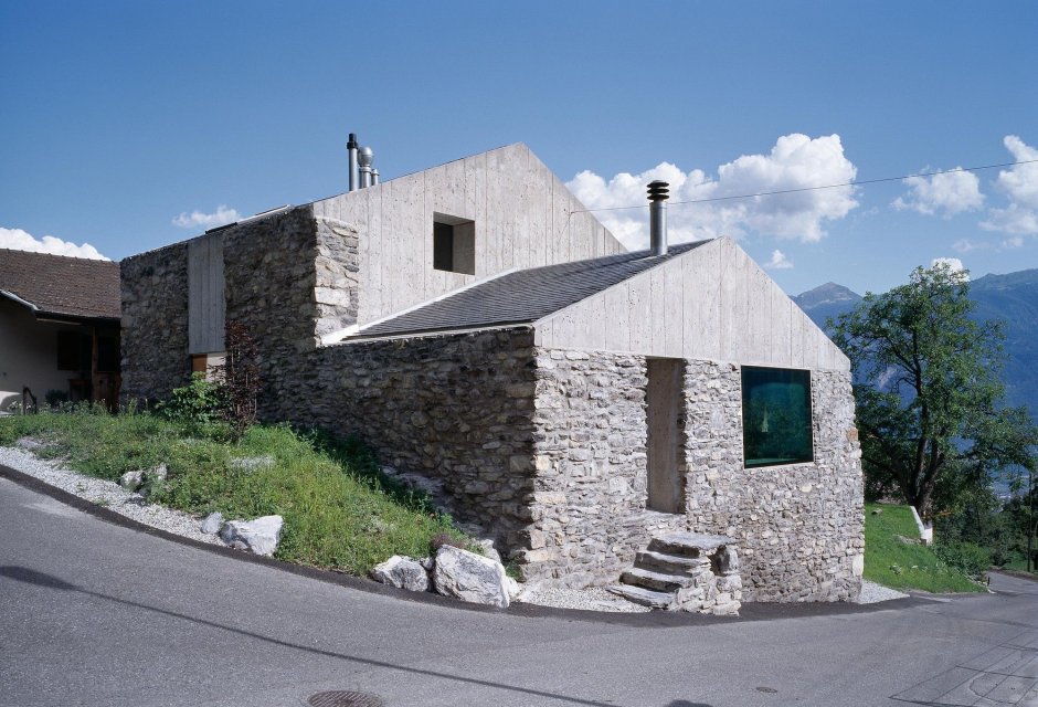 Швейцария каменный дом
