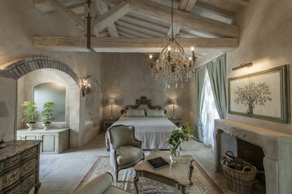 Интерьер спальни в Тосканском стиле