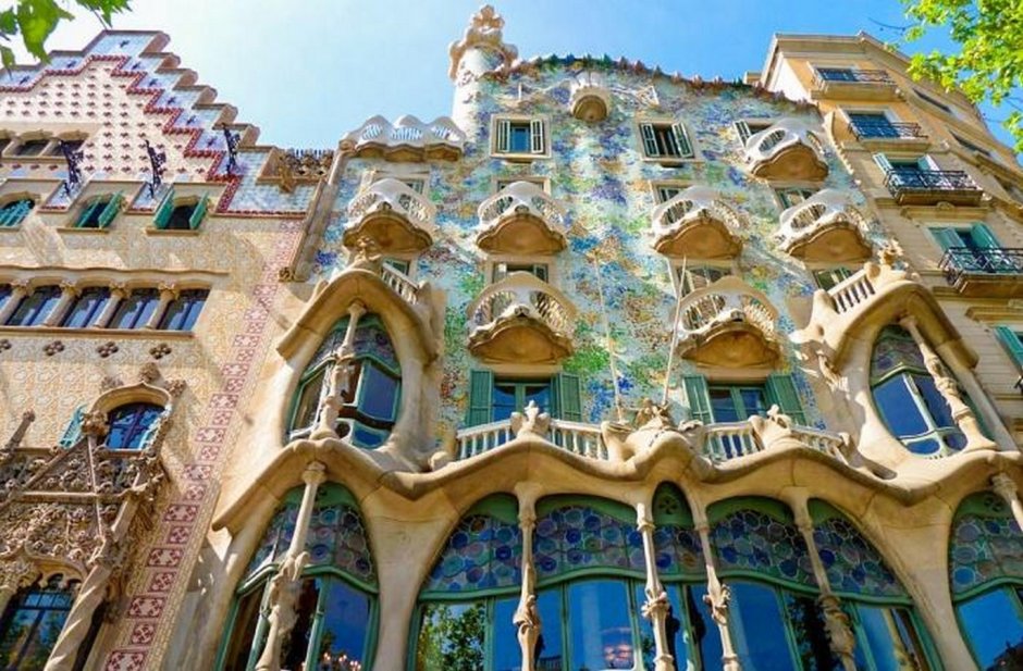 Дом Мила и Бальо в Барселоне