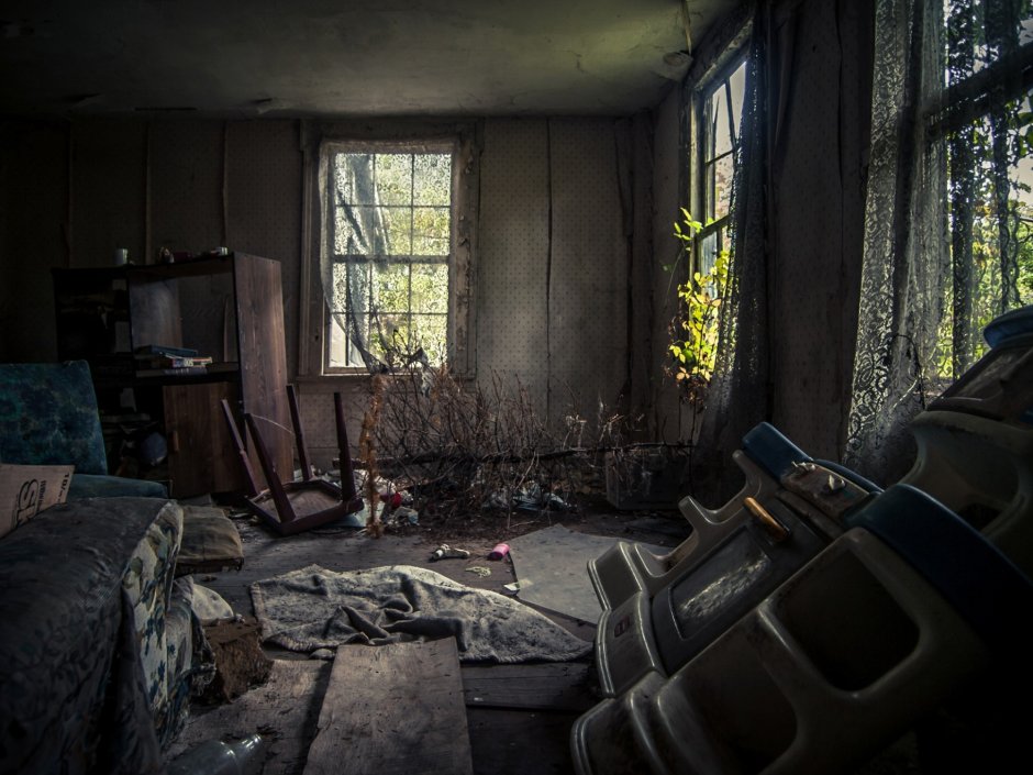 Комнаты заброшенного здания
