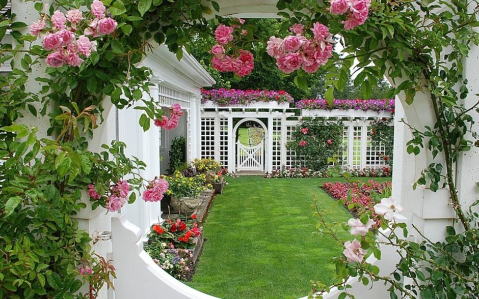 Розовый сад древнегреческая пергола
