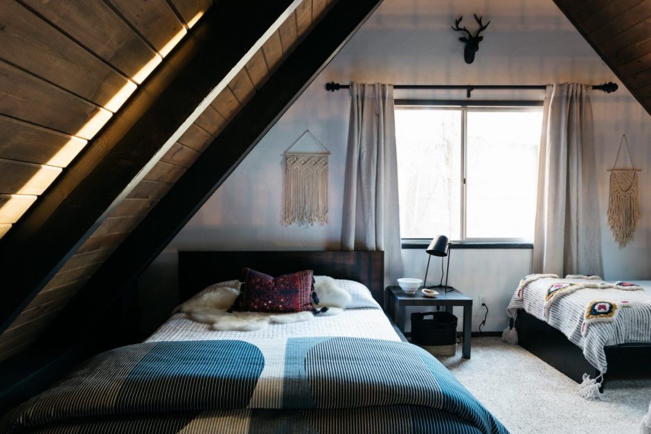 A-frame спальня