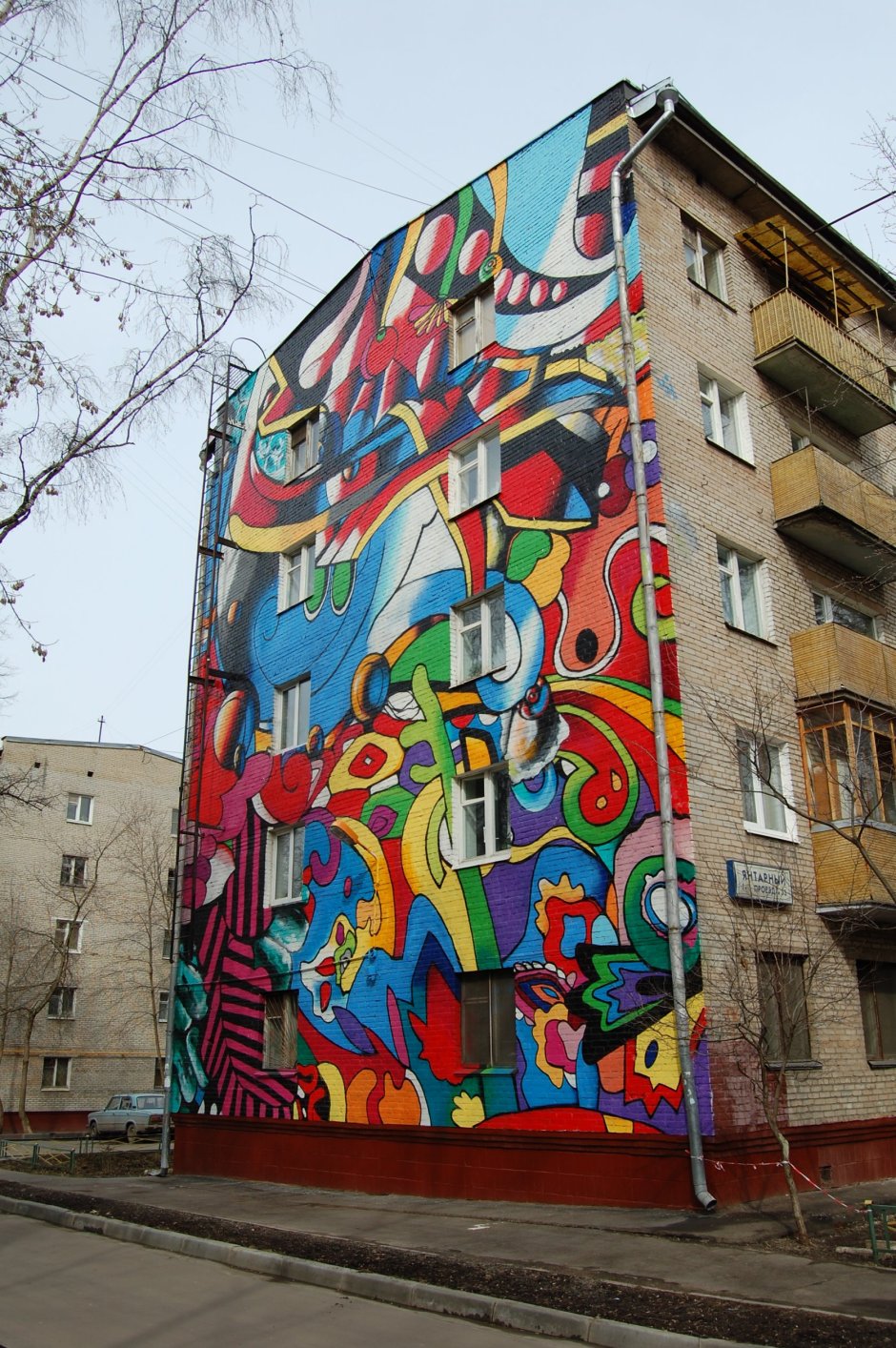 Разрисованные дома в Москве (48 фото)