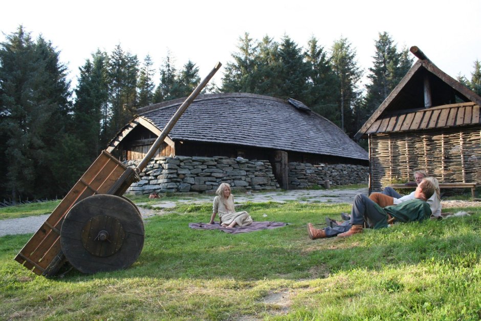 Скандинавский длинный дом Викинги