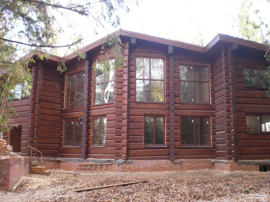 Деревянный дом махагон