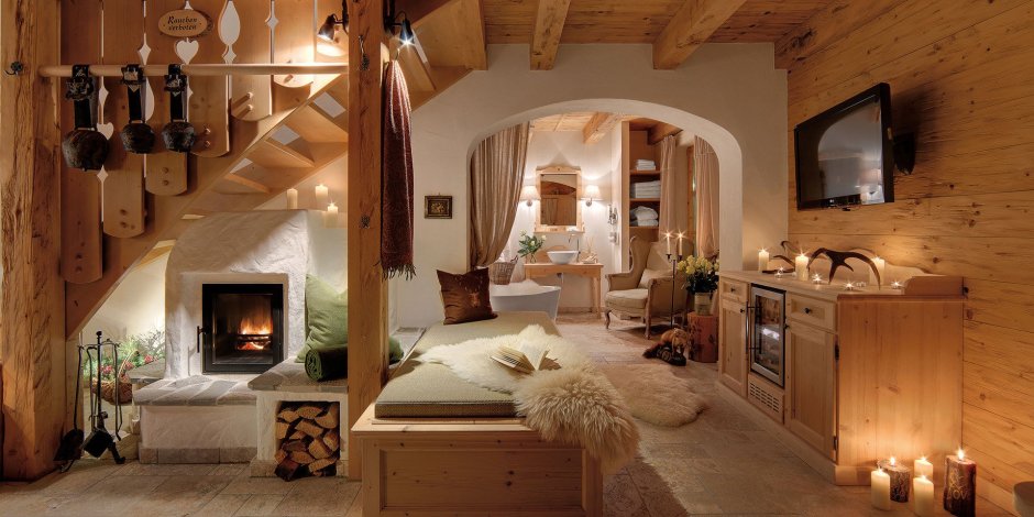 Маленький уютный домик с камином