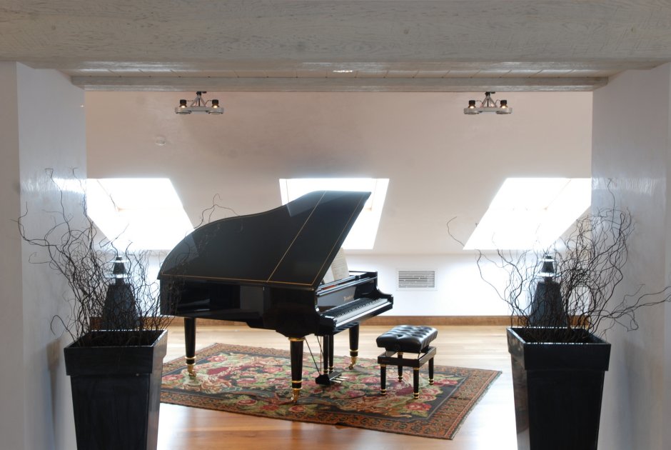 Пианино в современном интерьере