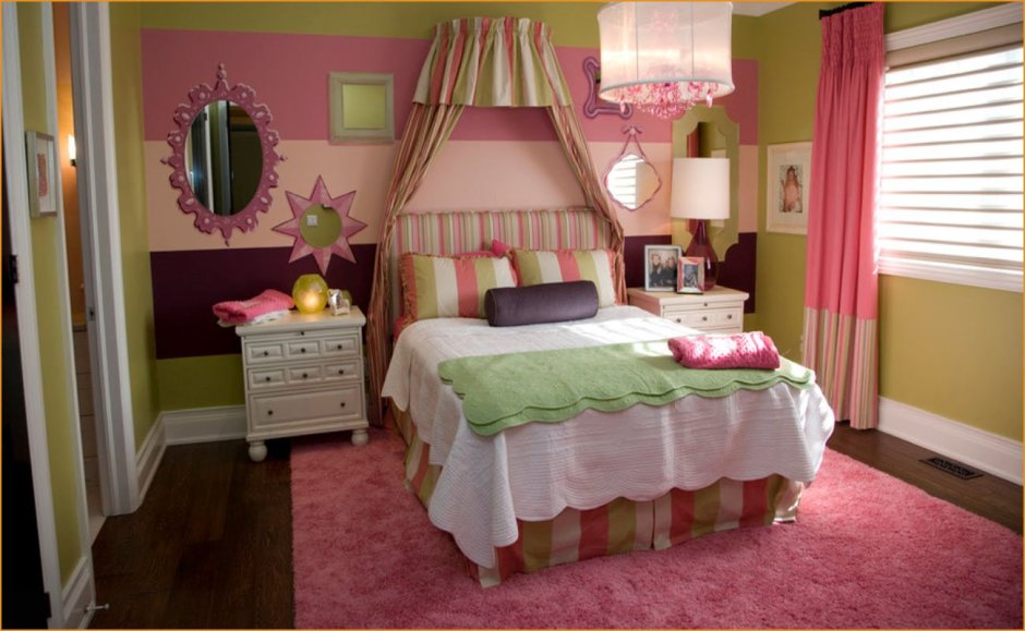 Спальня в розово зеленых тонах