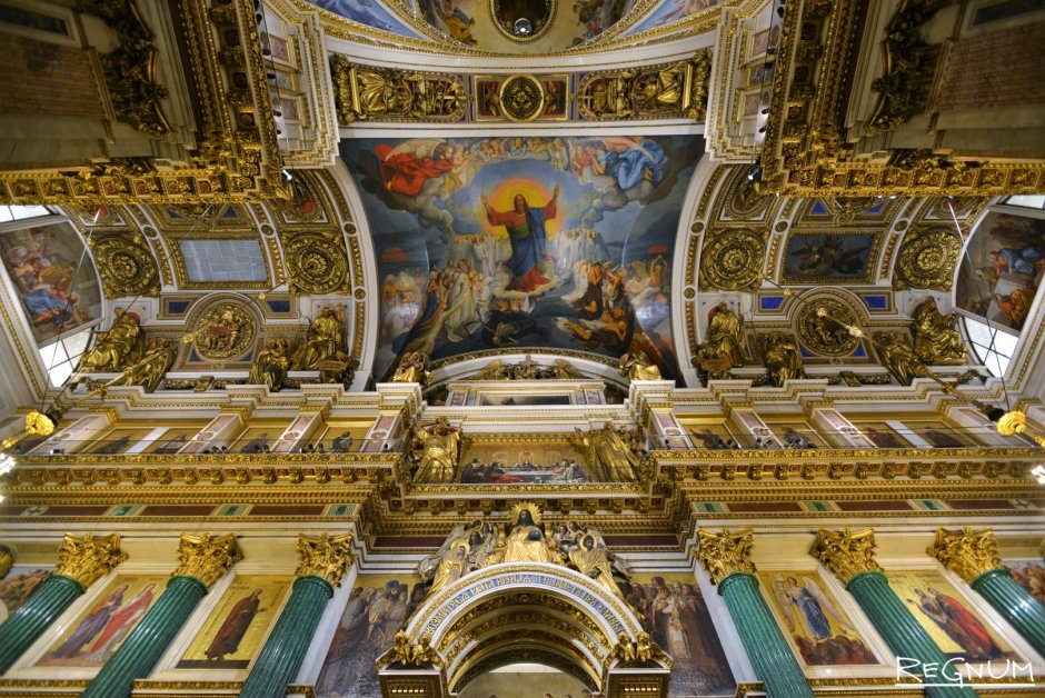 Исаакиевский собор в Санкт-Петербурге интерьер