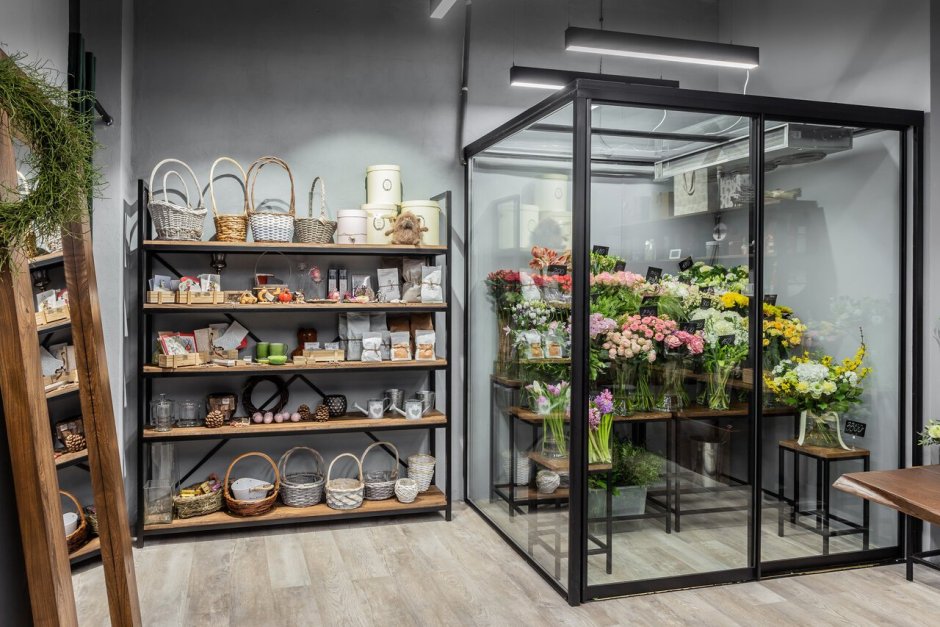 Интерьер магазина цветов и подарков
