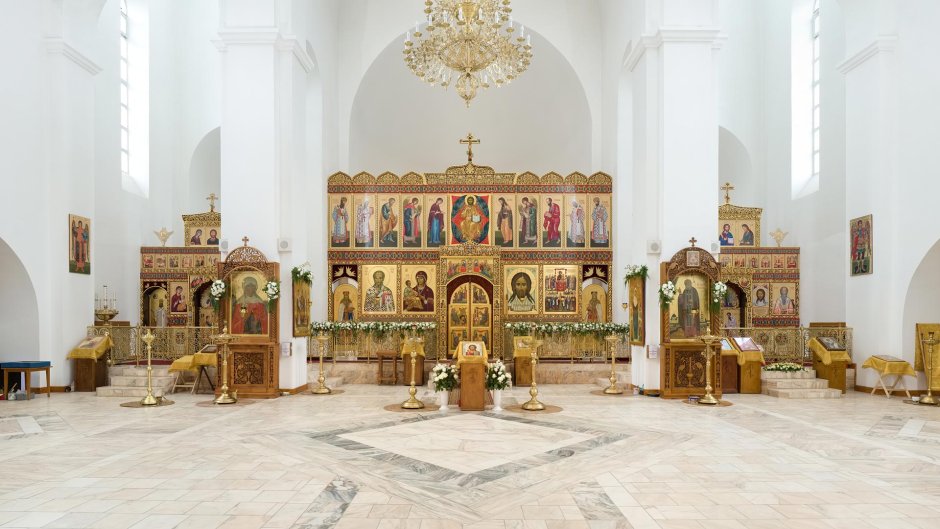 Иконостас храма в Усово