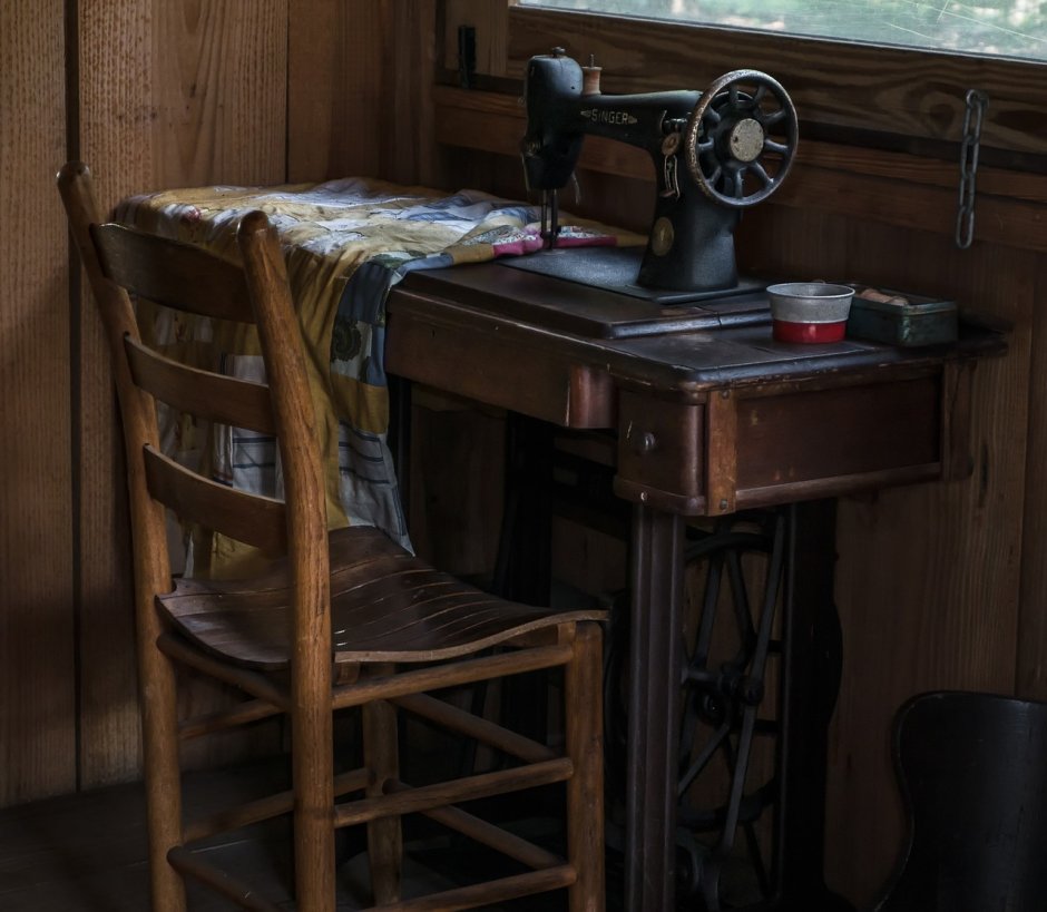 Старые кабинетные Швейные машинки