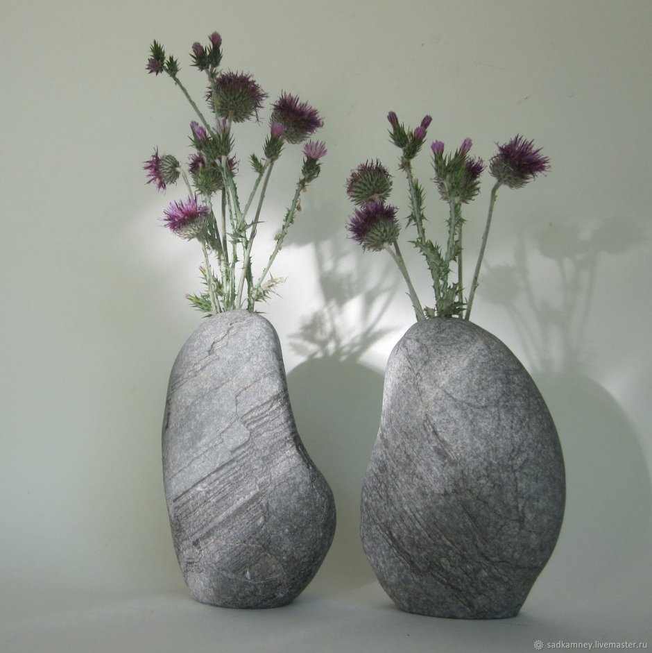 Интерьерные каменные вазы