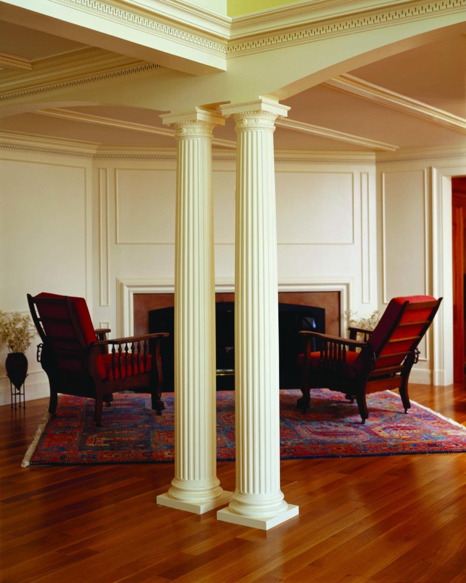 Гостиная с колоннами в классическом стиле