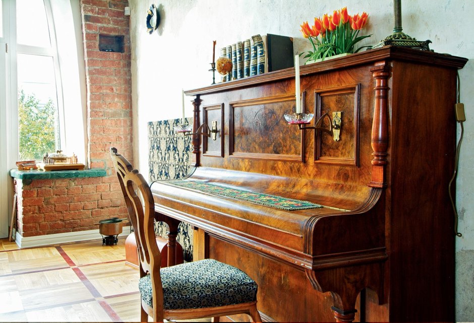 Старое пианино в интерьере (54 фото)