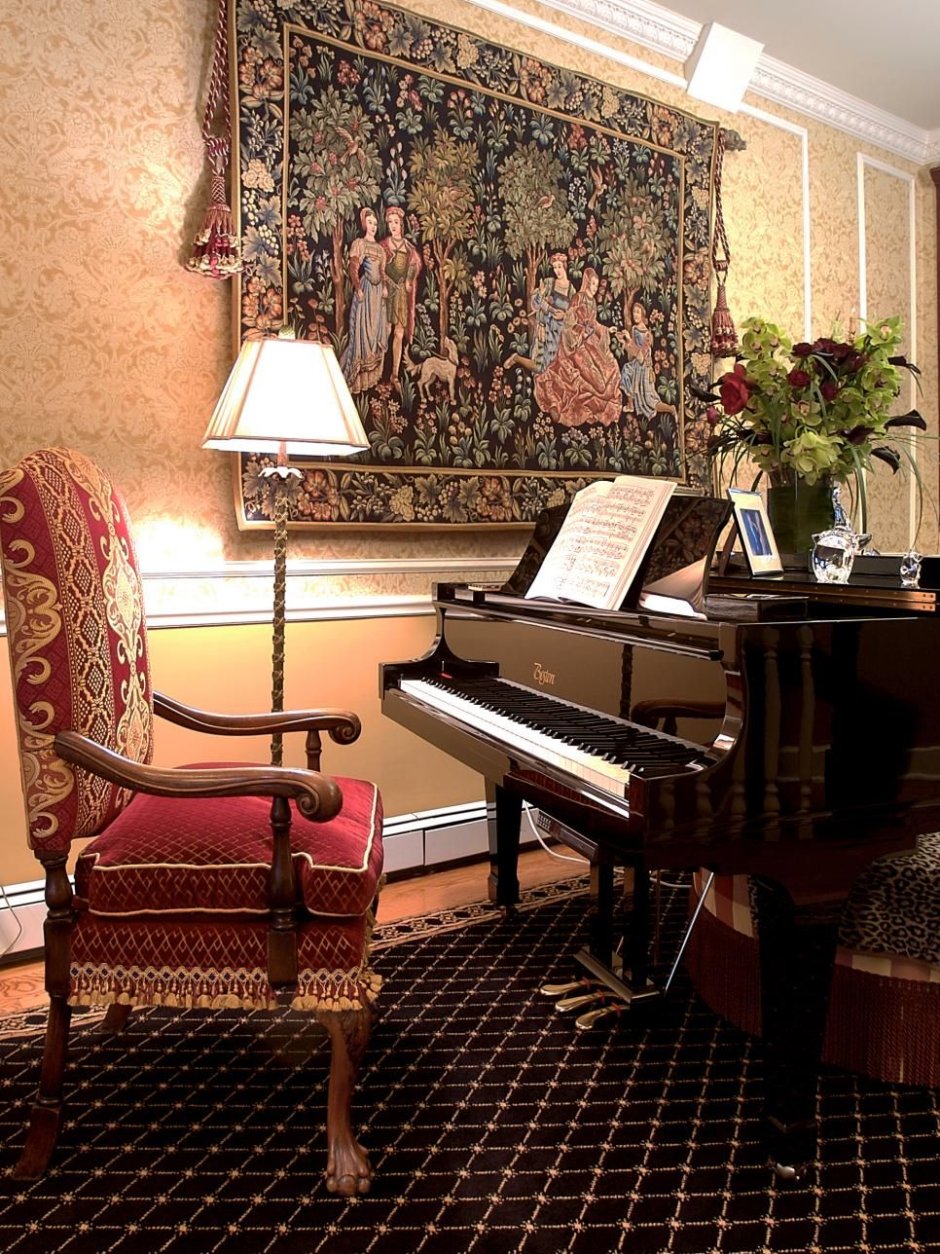 Комната с фортепиано