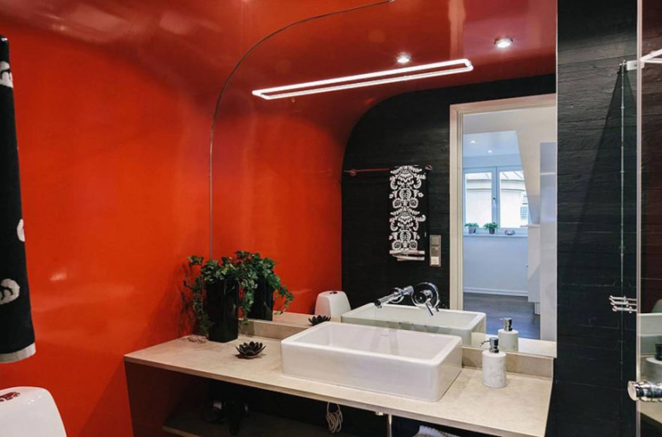 Черно оранжевая ванная