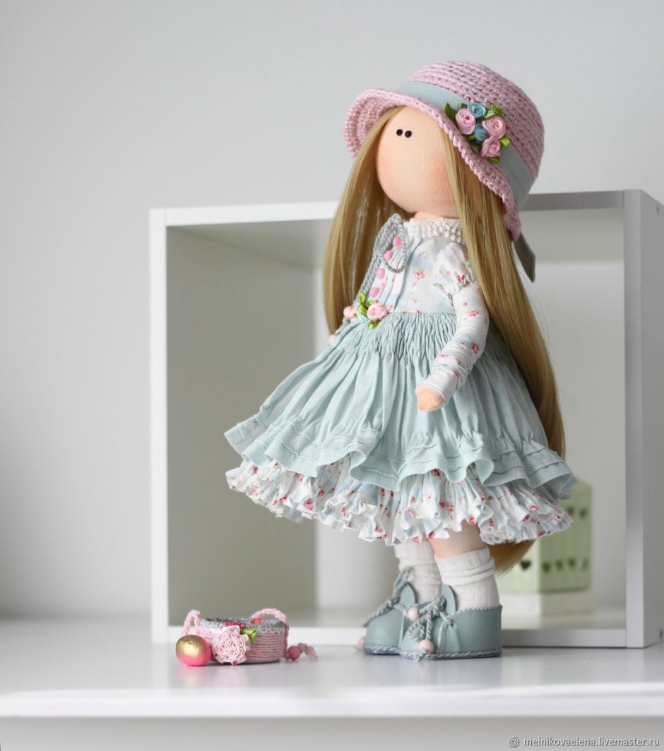 Текстильная декоративная кукла