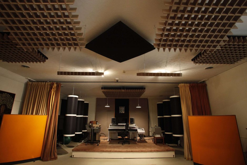Потолок в студии звукозаписи
