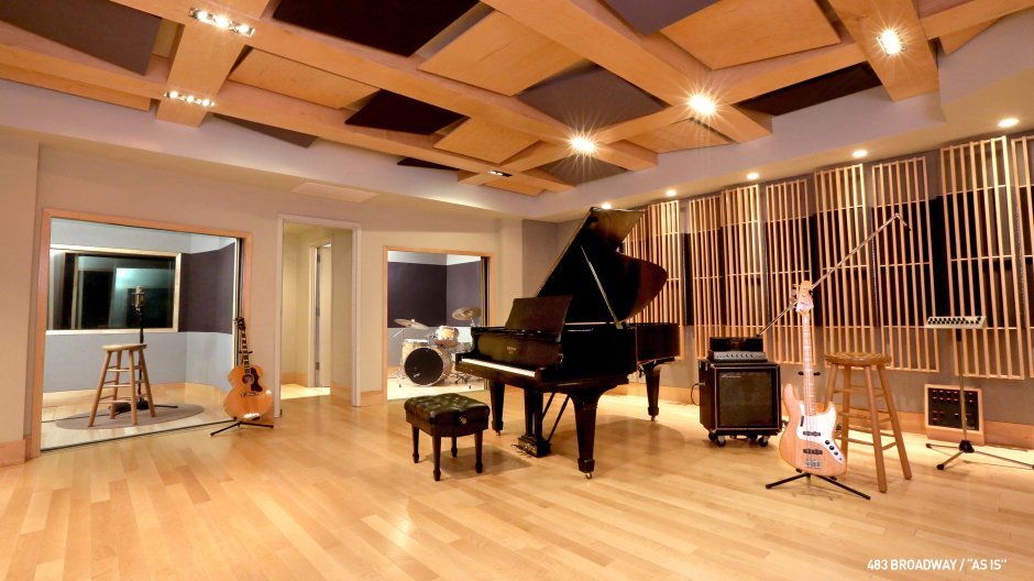 Репетиционный зал с роялем