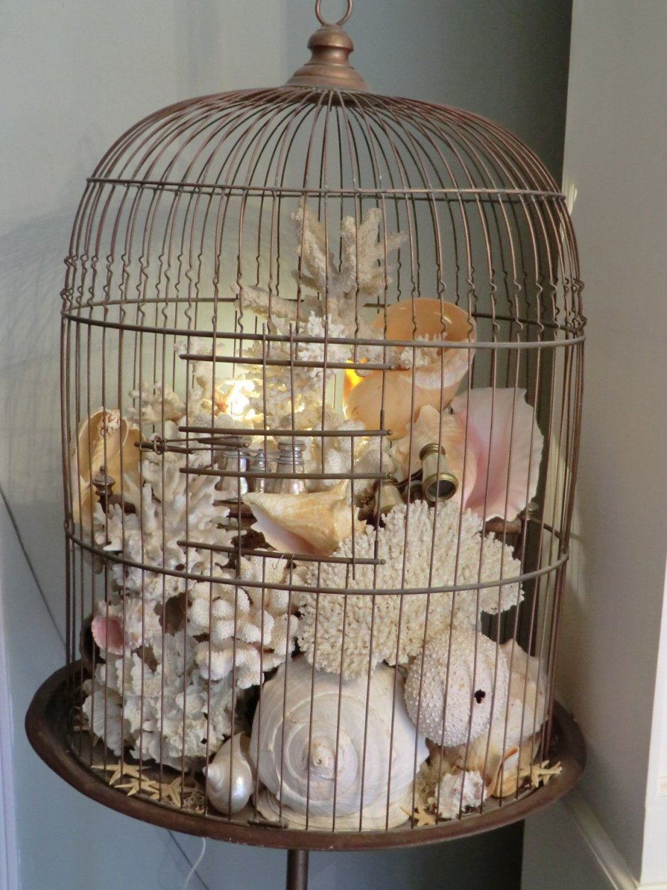 Клетка для птиц в интерьере для декора