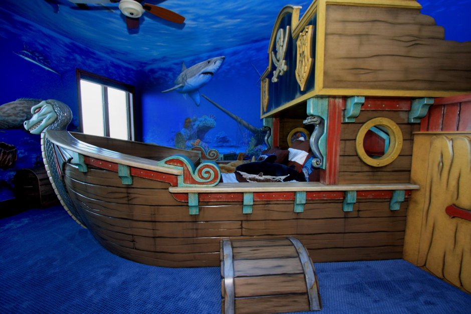 Детская комната в стиле пиратского корабля