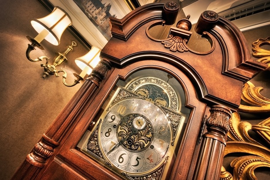 Старинные часы в интерьере (43 фото)